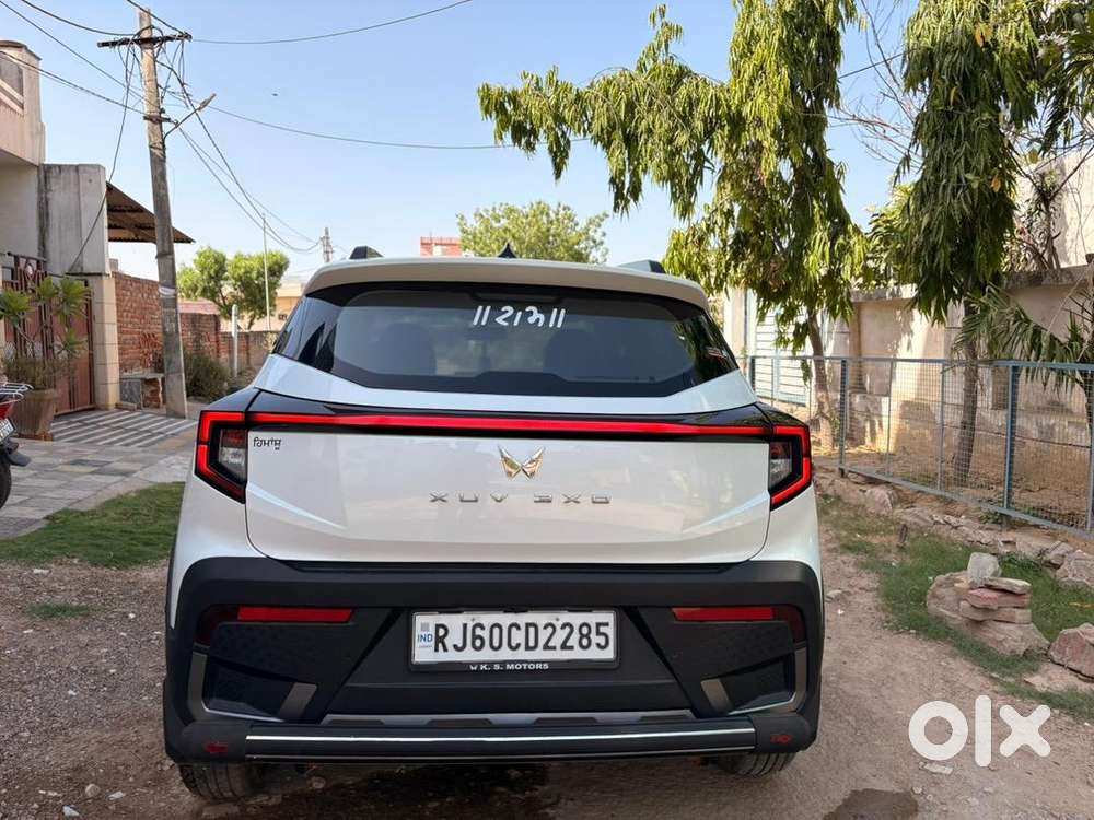 Mahindra Xuv 3xo Mx1 Converted To Ax7l Full Top Model