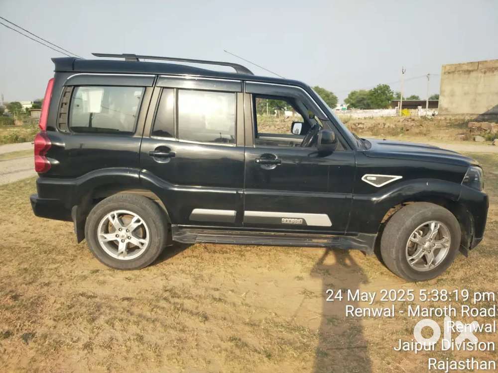 Mahindra Scorpio S10 2017