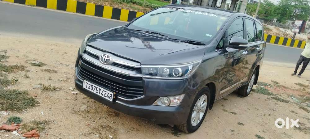 Toyota Innova Crysta 2.4 V 7 Str, 2016, Diesel