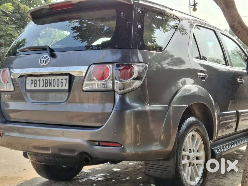 Toyota Serviced Maintain Brand Showroom Condition Fortuner New Tyres..