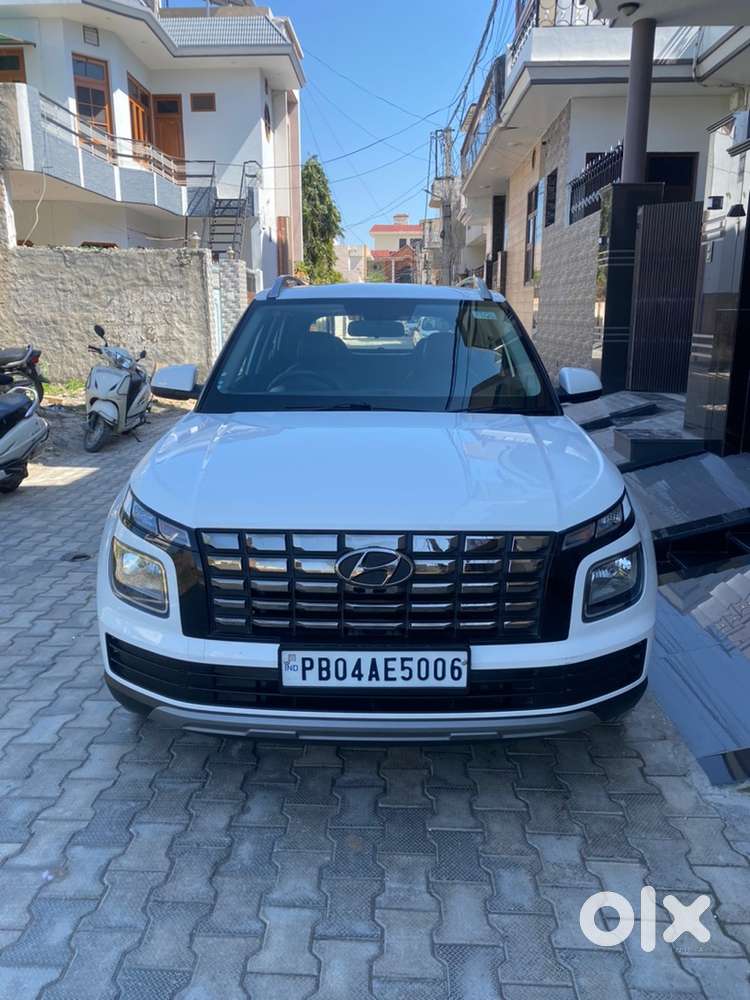Hyundai Venue Petrol 2022