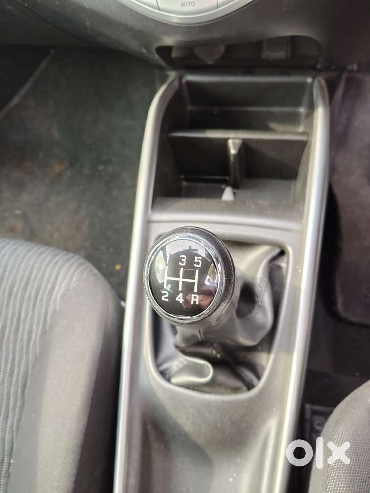 Maruti Suzuki Baleno Zeta, 2017, Petrol