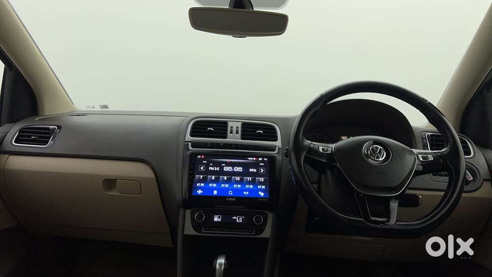 Volkswagen Vento 1.2 Tsi Highline At, 2016, Petrol
