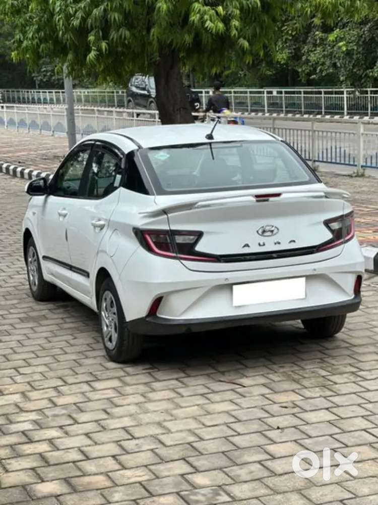 Hyundai Aura 2022 Petrol 25000 Km Driven