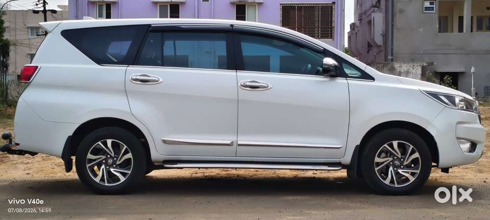 Toyota Innova Crysta [2020-ongoing] 2.4 Gx 7 Str, 2025, Diesel