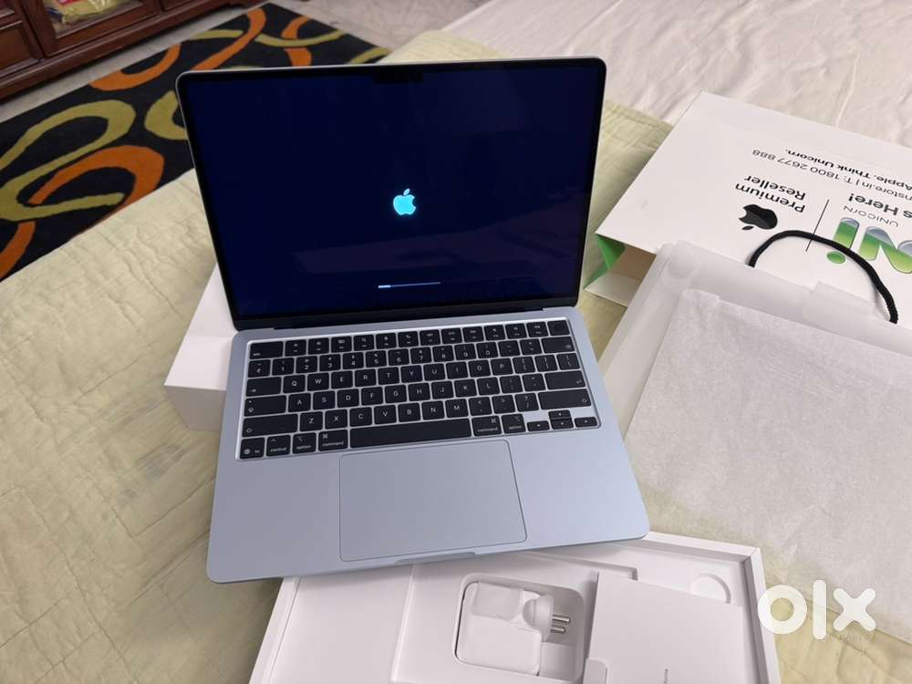 Macbook Air M5 13 inch 512/16GB with warranty till May 2029