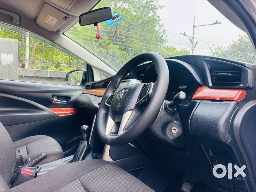 Toyota Innova Crysta 2.4 G Mt 7 Str, 2017, Diesel