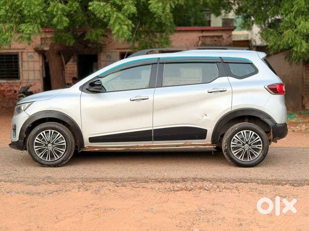 Renault Triber Rxz, 2022, Petrol