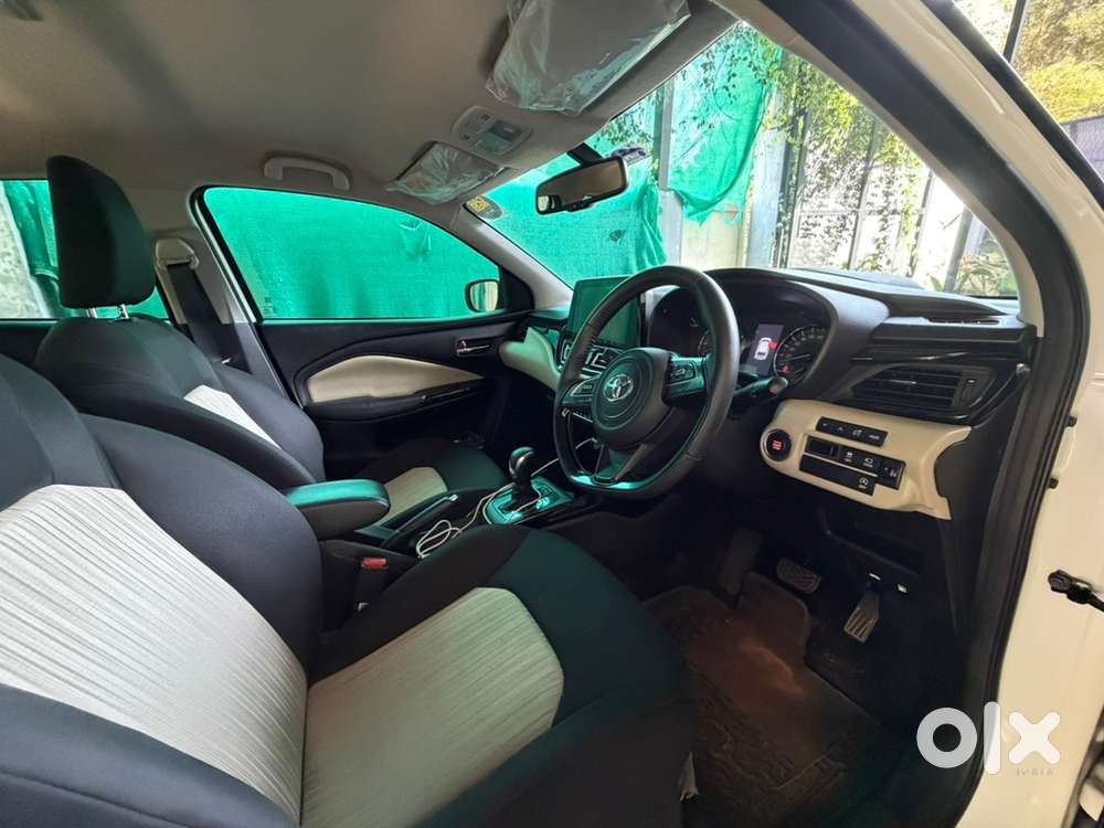 Toyota Glanza V Amt 2024