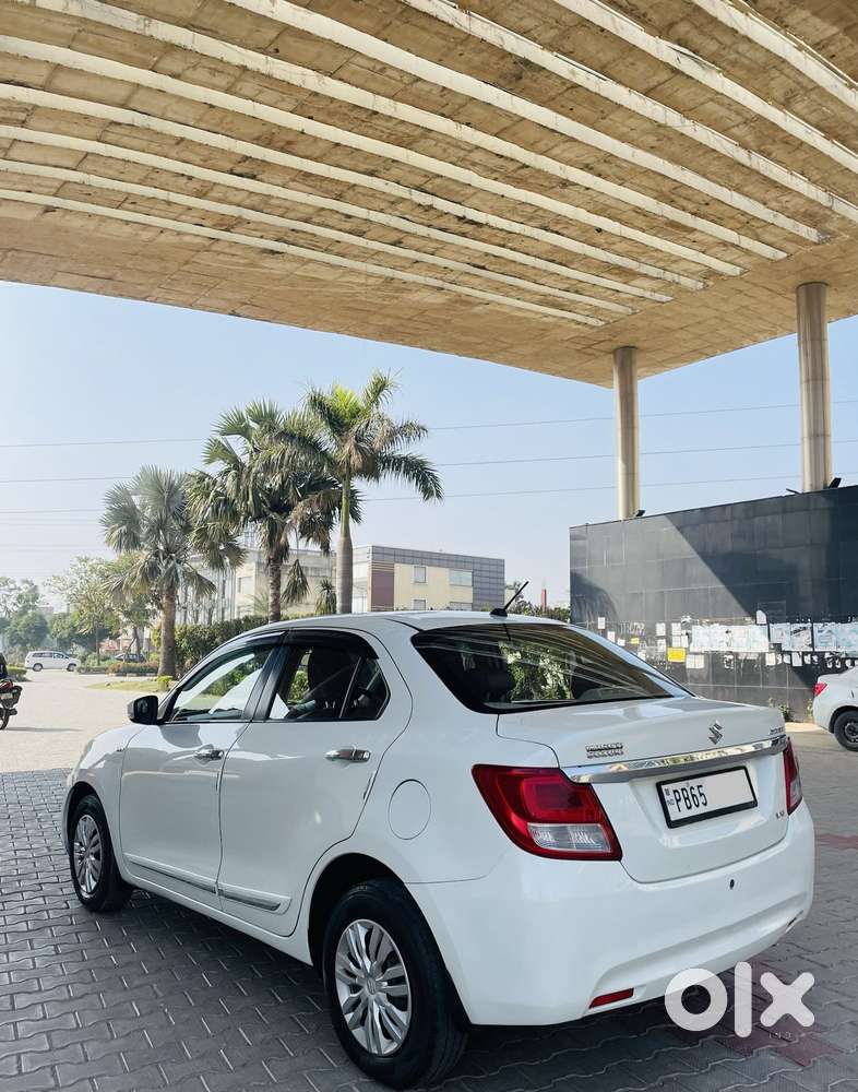 Maruti Suzuki Swift Dzire Vxi Optional, 2017, Petrol