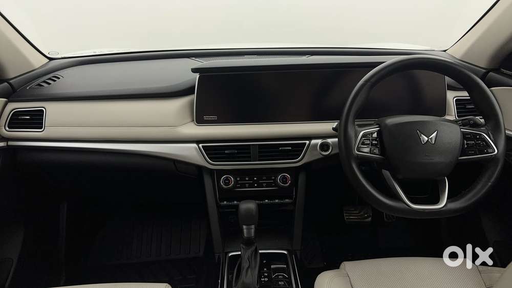 Mahindra Xuv700 2.2 Ax 7 Diesel At Luxury Pack Str, 2022, Diesel