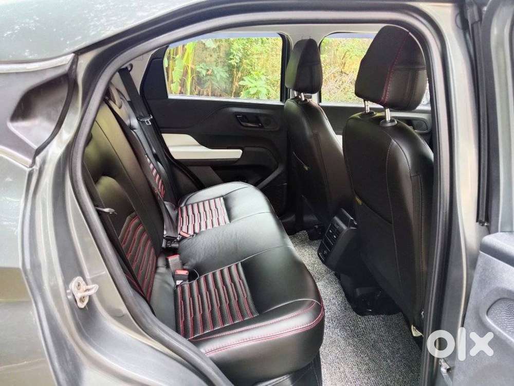 Tata Punch Accomplished Amt Sunroof, 2025, Petrol