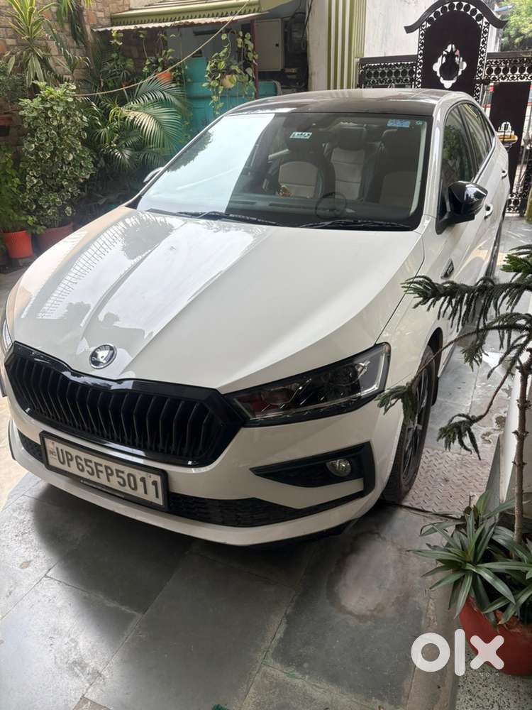 Skoda Slavia Petrol 2025