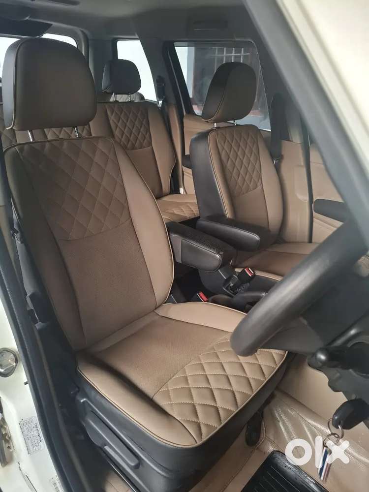 Suv 7 Seater 
Mahindra Tuv T10