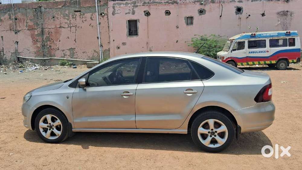 Skoda Rapid 1.6 Mpi Ambition, 2015, Diesel