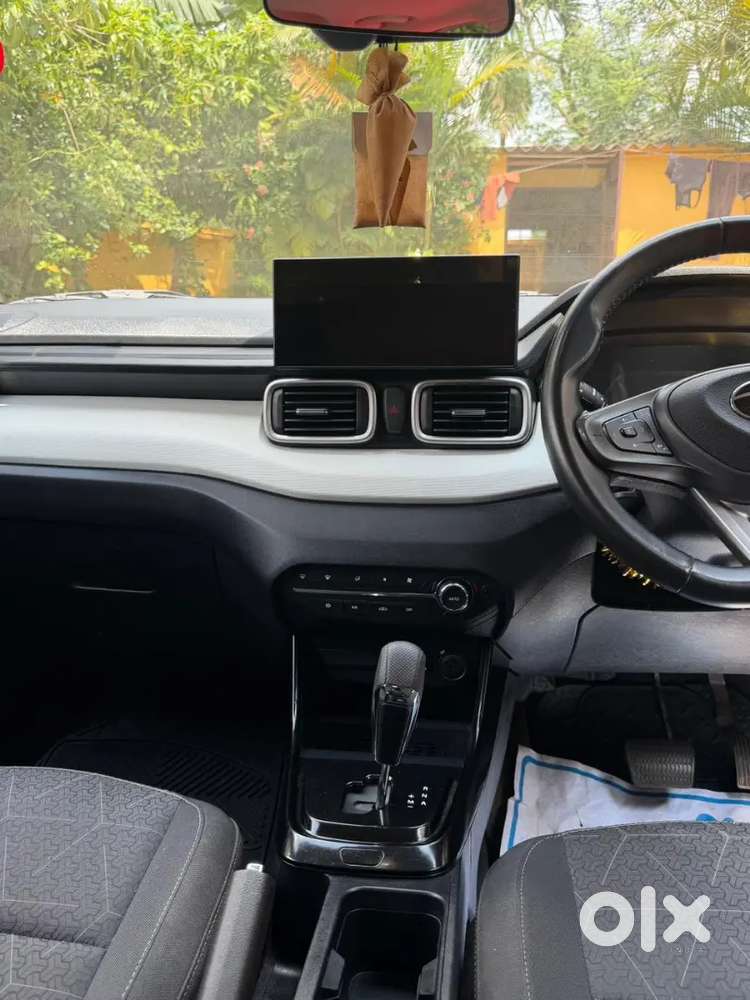 Tata Punch Accomplished Amt Sunroof 2025 Year