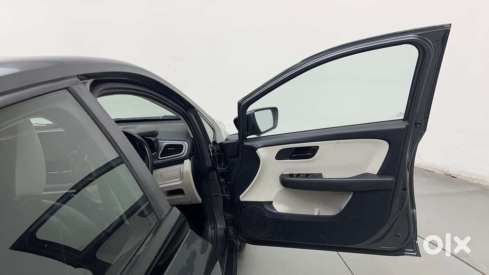 Tata Altroz 1.2 Xma Plus, 2023, Petrol