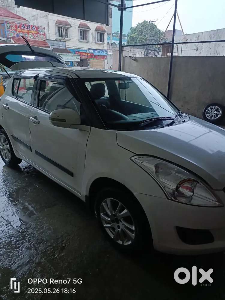Maruti Suzuki Swift Zdi 2012 Diesel Well Maintained