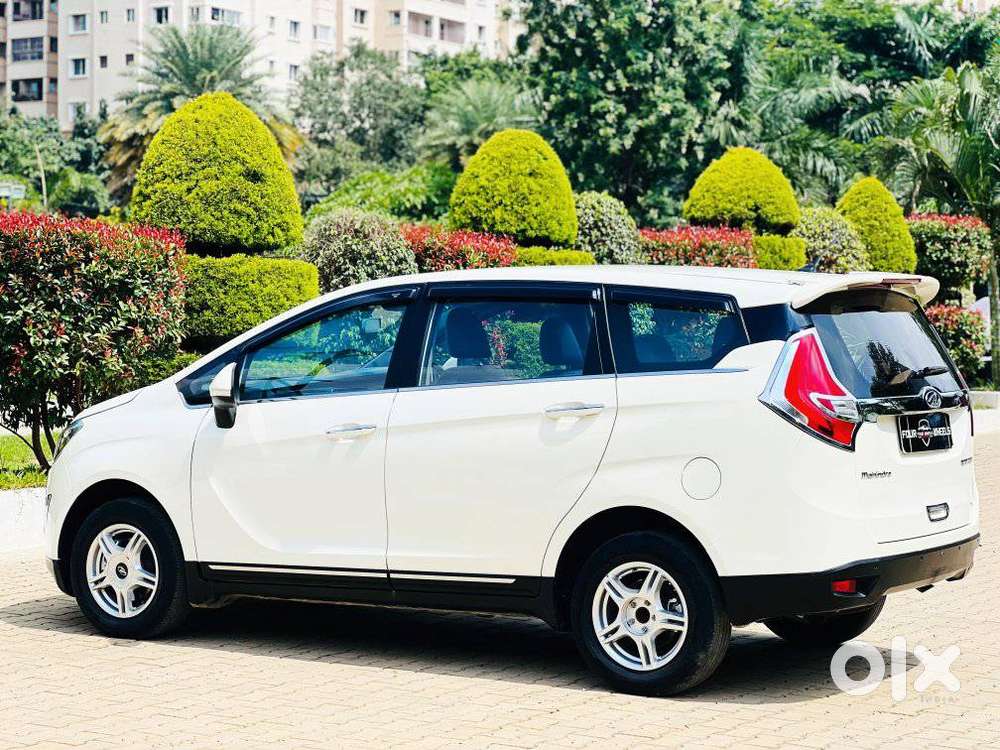 Mahindra Marazzo M6, 2018, Diesel