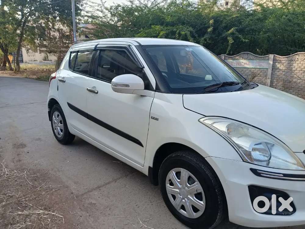 Maruti Suzuki Swift 2015 Diesel 102562 Km Driven