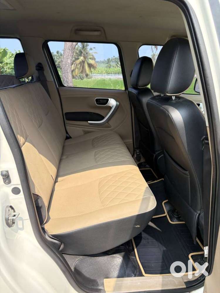 Mahindra Tuv 300 T10 Opt, 2018, Diesel