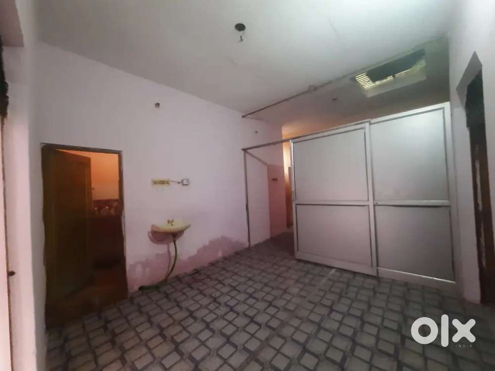 5000 floor for rent