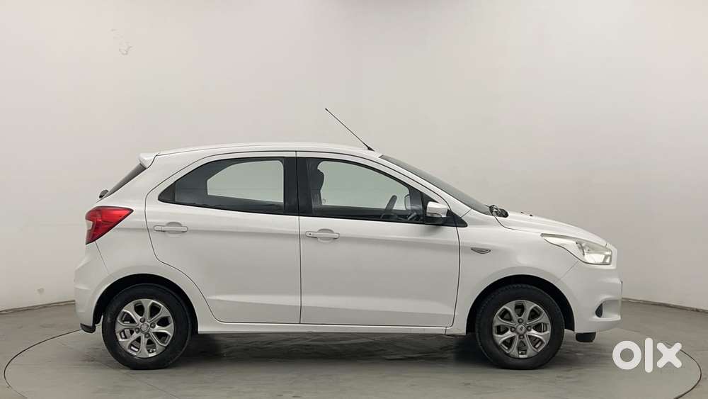 Ford Figo Titanium, 2015, Petrol