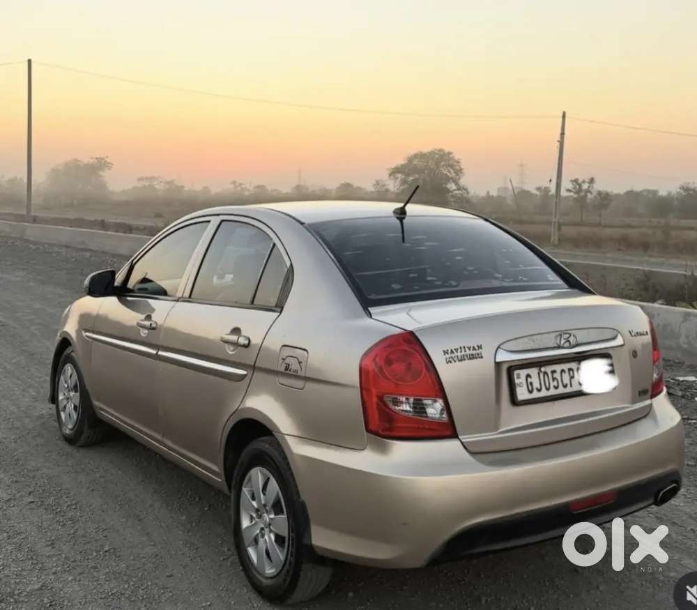Hyundai Verna 2011