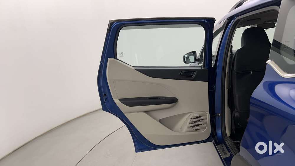 Renault Triber Rxt, 2022, Petrol