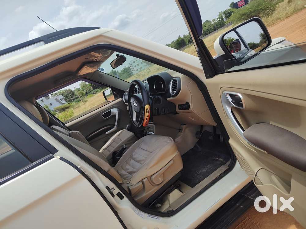 Mahindra Tuv 300 Mhawk100 T8, 2017, Diesel