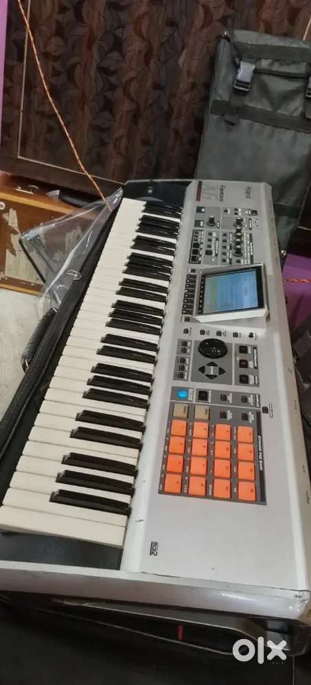 Roland Fantom x6 sell