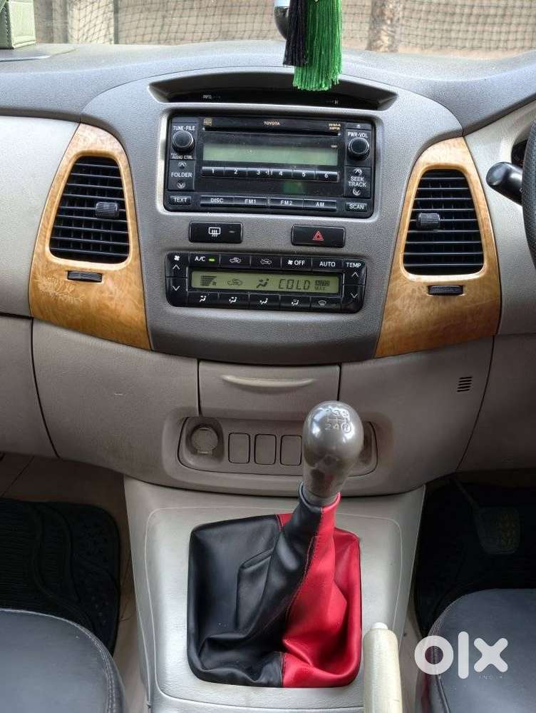 Toyota Innova 2.5 Vx 8 Str Bs-iii, 2011, Diesel