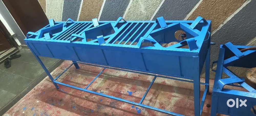 Commercial burners, steel table