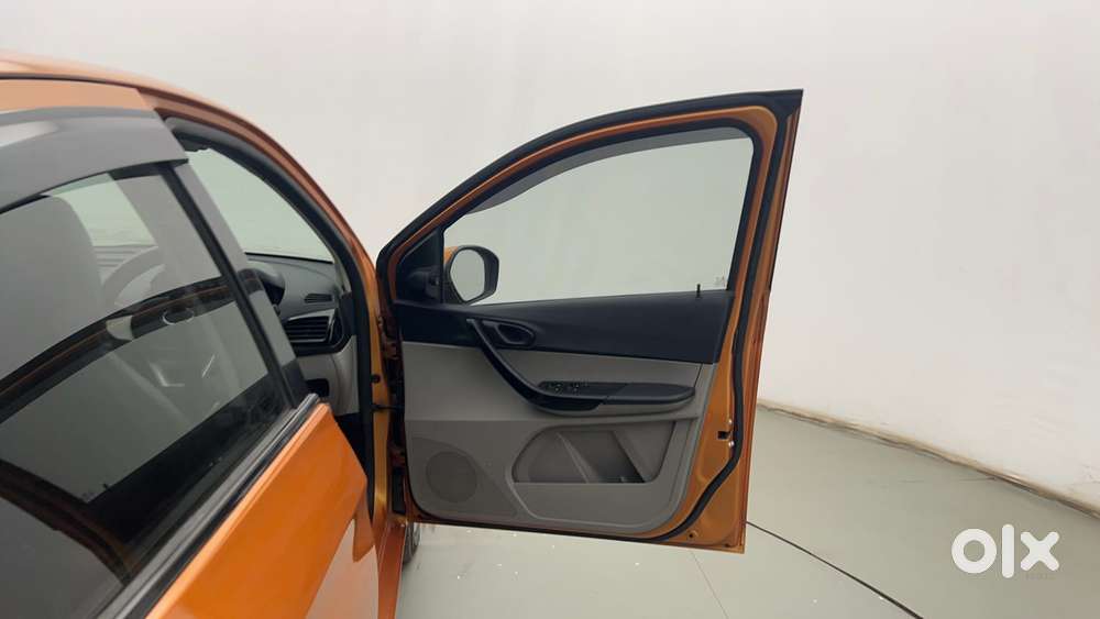 Tata Tiago 1.2 Revotron Xt, 2016, Petrol