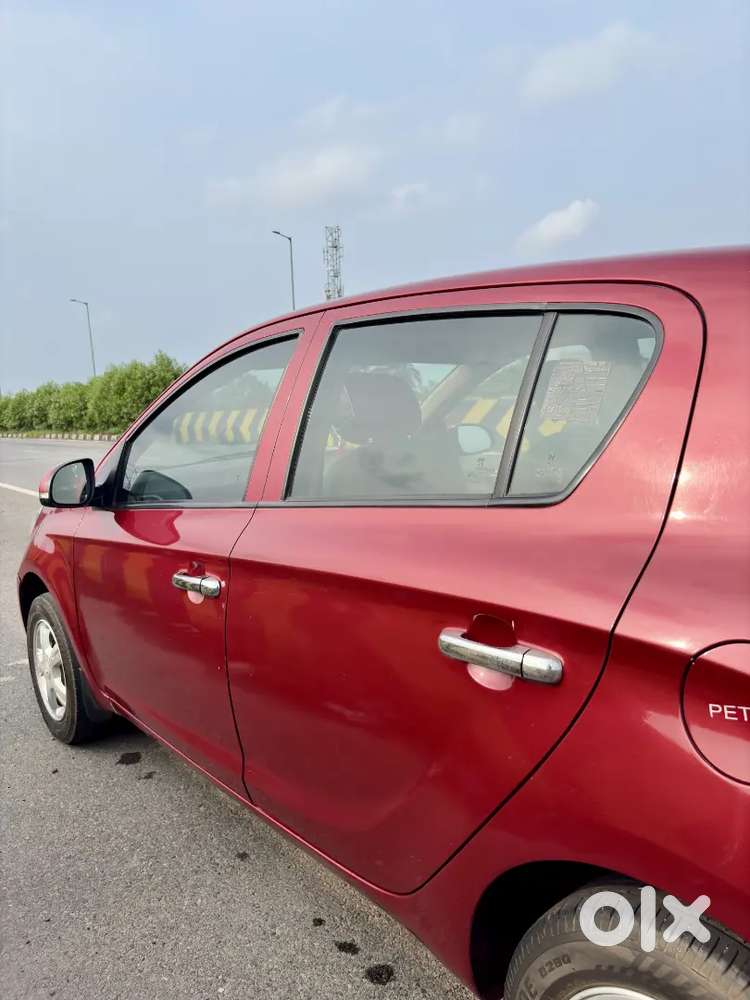 Hyundai I20 Sportz Petrol 2011