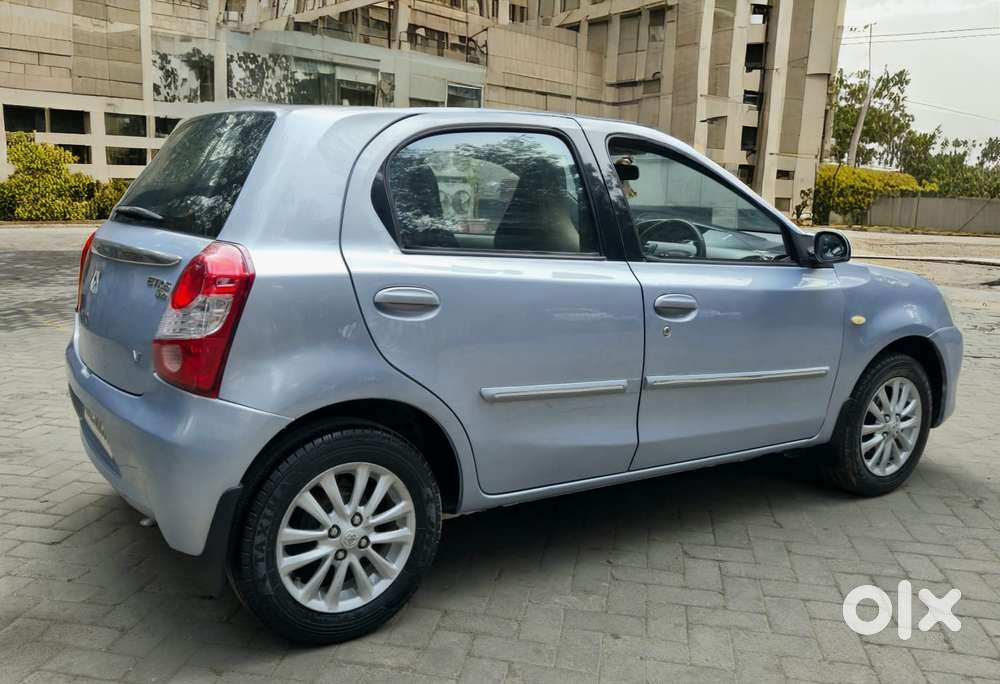 Toyota Etios Liva V Limited, 2011, Petrol