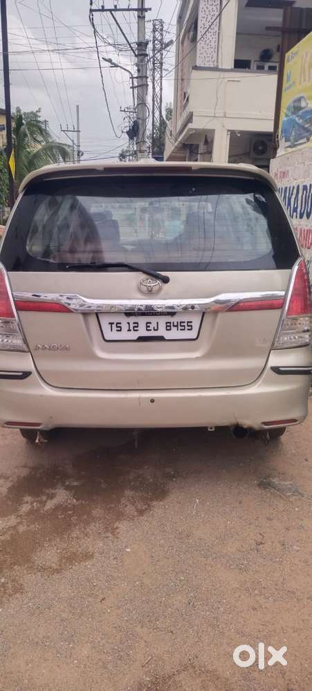 Toyota Innova 2.5 Ev Diesel Ms 8 Str Bsiii, 2009, Diesel