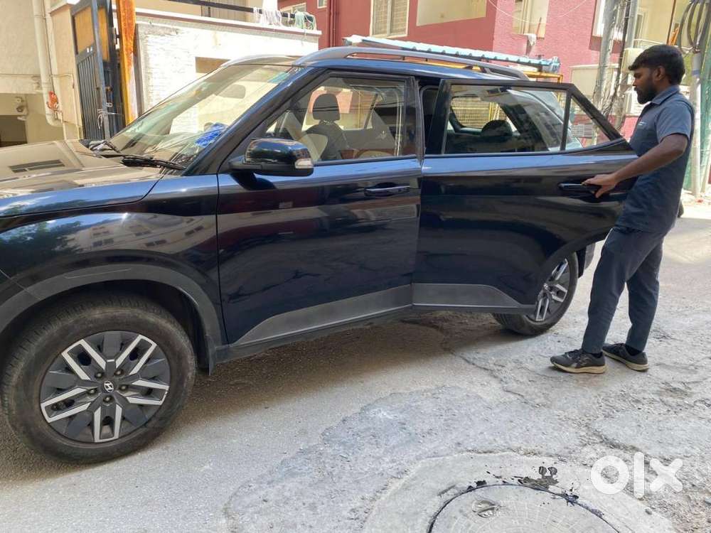 Hyundai Venue For Sale At 8.9lakhs (slightly Negotiable)