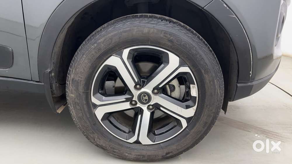 Tata Nexon 1.5 Revotorq Xza Plus S Amt, 2023, Petrol