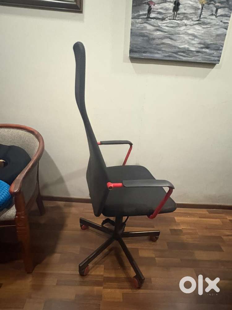 Pre loved office chair in mint condition