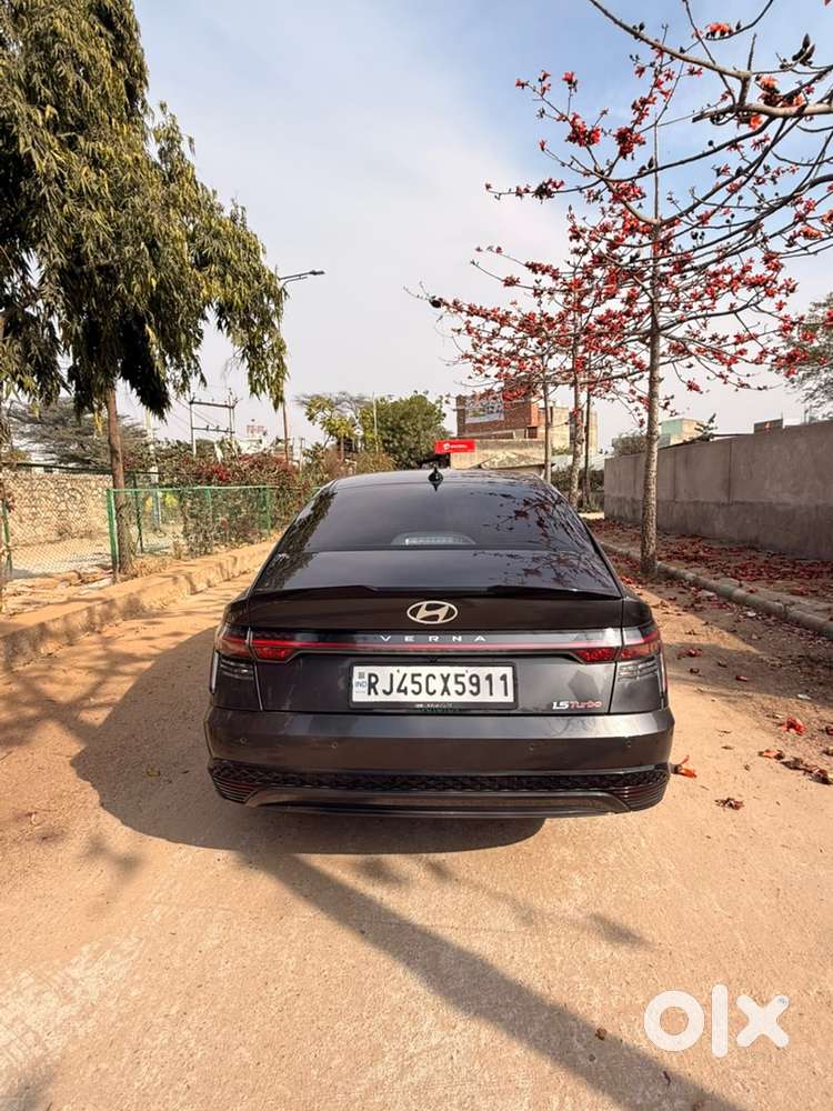 Hyundai New Verna 2023 Petrol Well Maintained