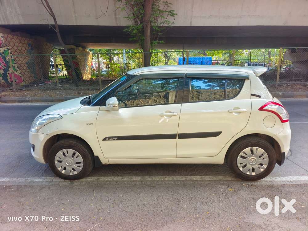 Maruti Suzuki Swift Vxi + Manual, 2012, Cng & Hybrids