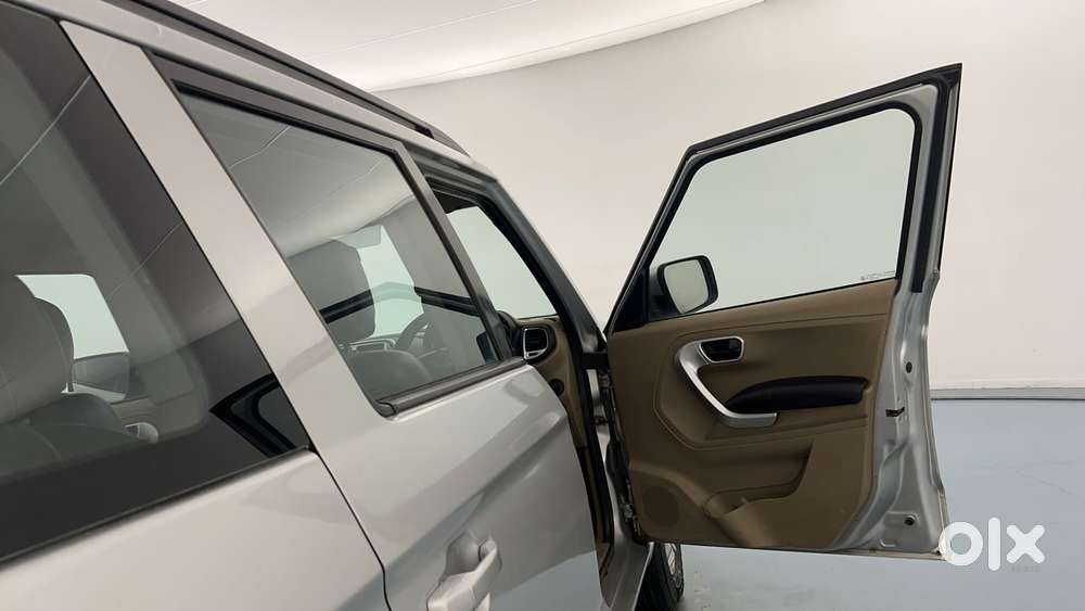 Mahindra Tuv 300 T8, 2015, Diesel
