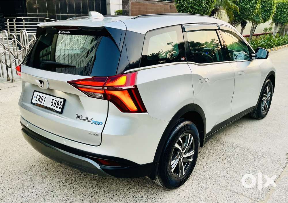Mahindra Xuv700 2.0 Ax 5 Petrol Mt Str, 2023, Petrol