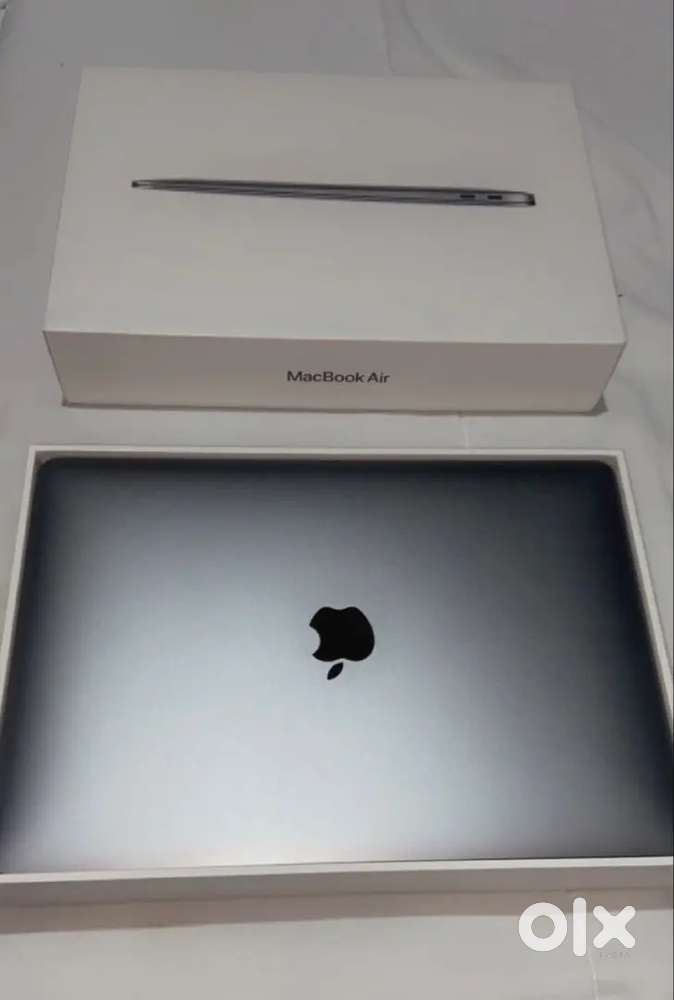MACBOOK AIR M1 CHIP 16GB 512SSD LESS USED 13 INCH
