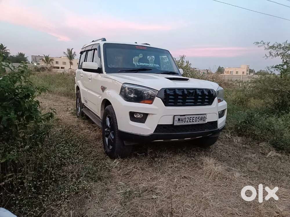 Mahindra Scorpio S10 2016