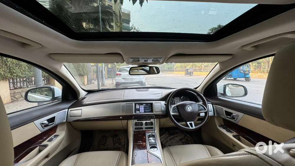 Jaguar Xf 2012 Diesel 35500 Km Driven