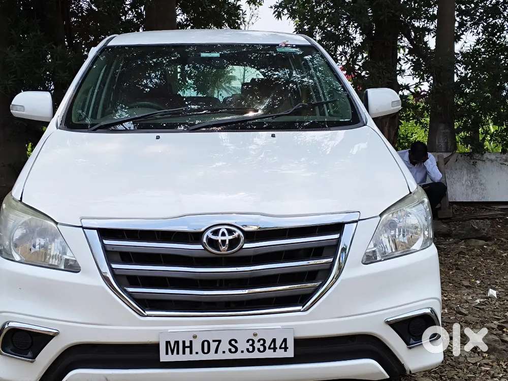 Toyota Innova 2015