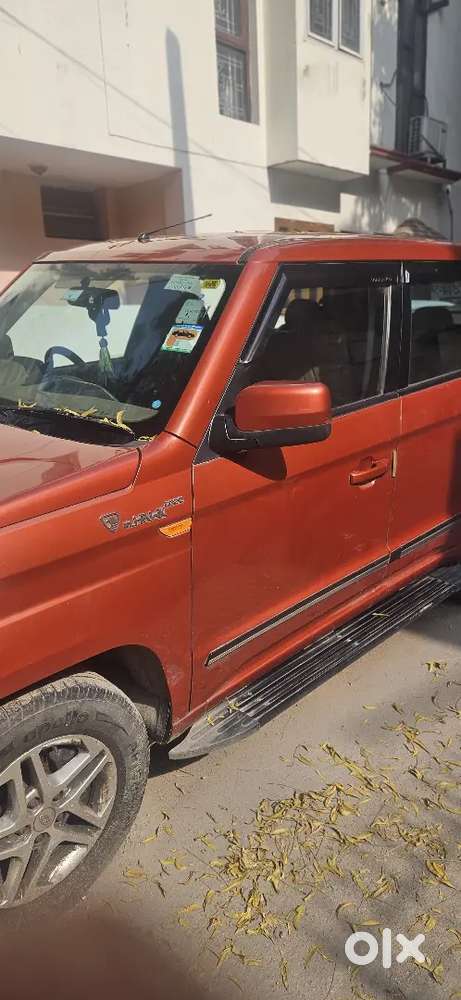 Tuv300 Plus Top Variant