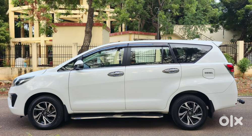 Toyota Innova Crysta [2020-ongoing] 2.4 Vx 8 Str, 2021, Diesel